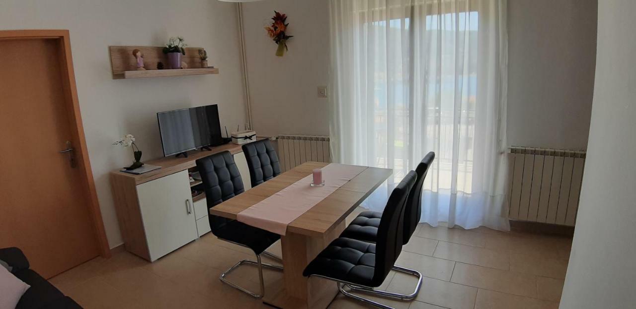 Apartmani Ana เซรส ภายนอก รูปภาพ